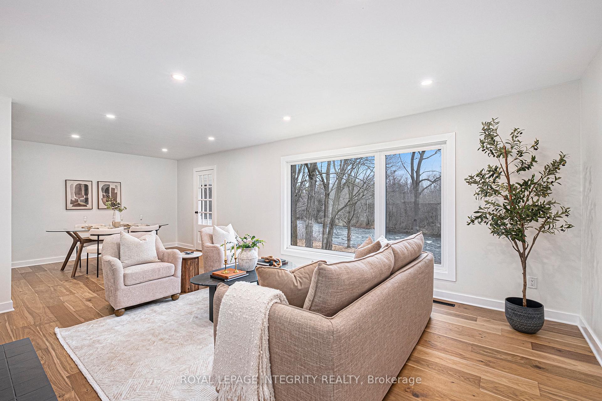 Photo 6 of 17 Lockview Road, Ottawa, Manotick Village & Manotick Estates — HOMEH