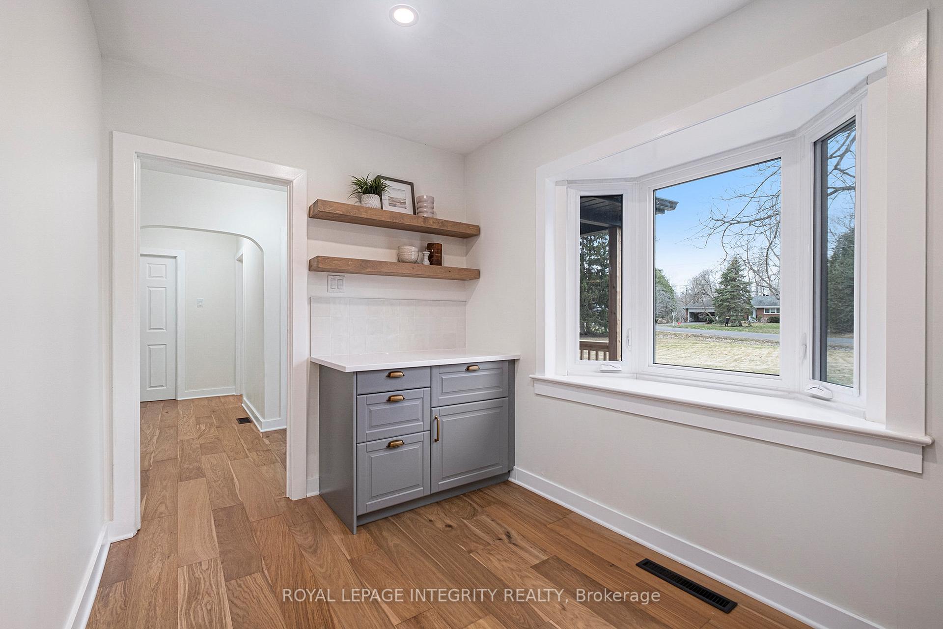 Photo 12 of 17 Lockview Road, Ottawa, Manotick Village & Manotick Estates — HOMEH