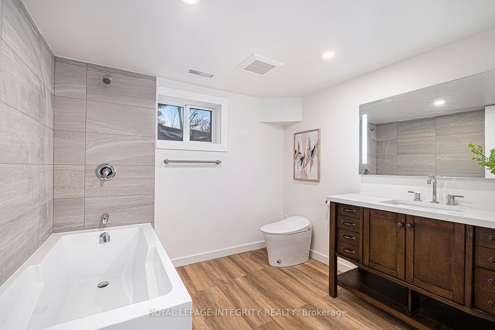 Photo 30 of 17 Lockview Road, Ottawa, Manotick Village & Manotick Estates — HOMEH