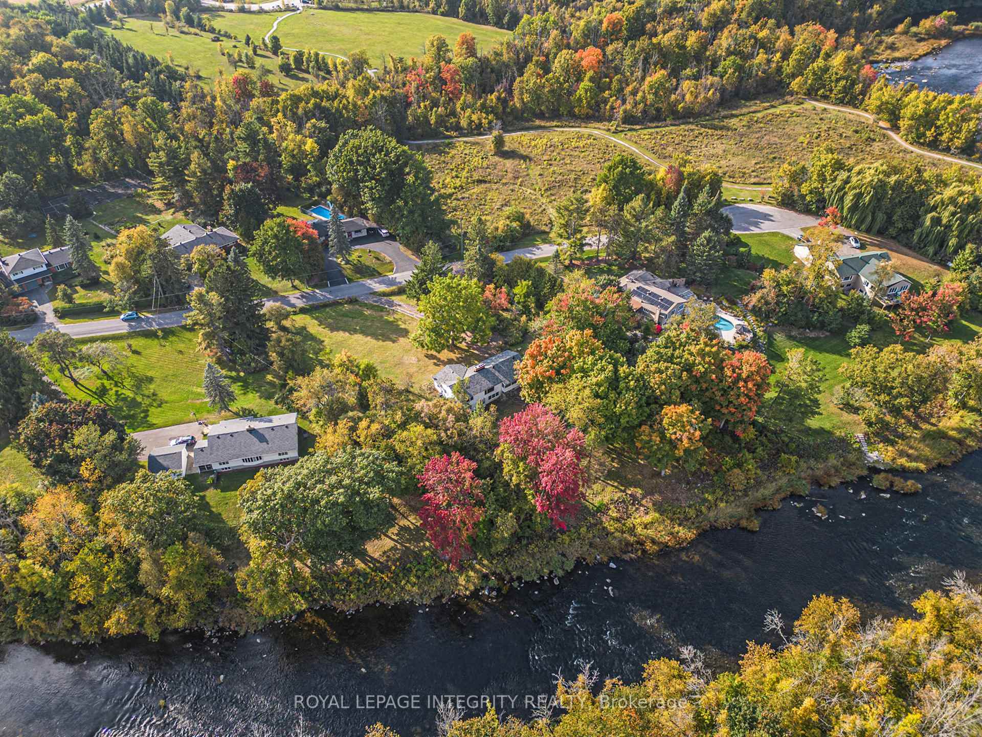 Photo 34 of 17 Lockview Road, Ottawa, Manotick Village & Manotick Estates — HOMEH