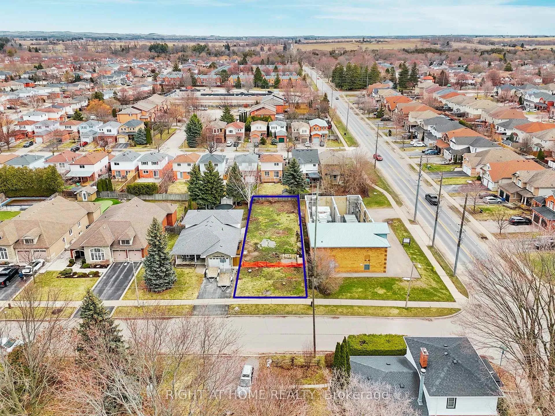 Photo 1 of 7 Bradshaw Street, Clarington, Bowmanville — HOMEH