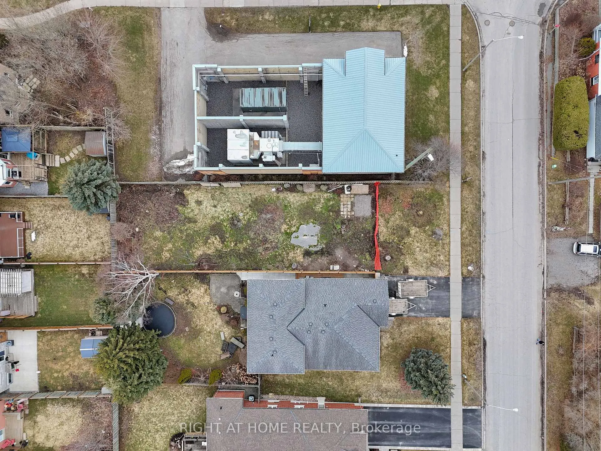 Photo 4 of 7 Bradshaw Street, Clarington, Bowmanville — HOMEH