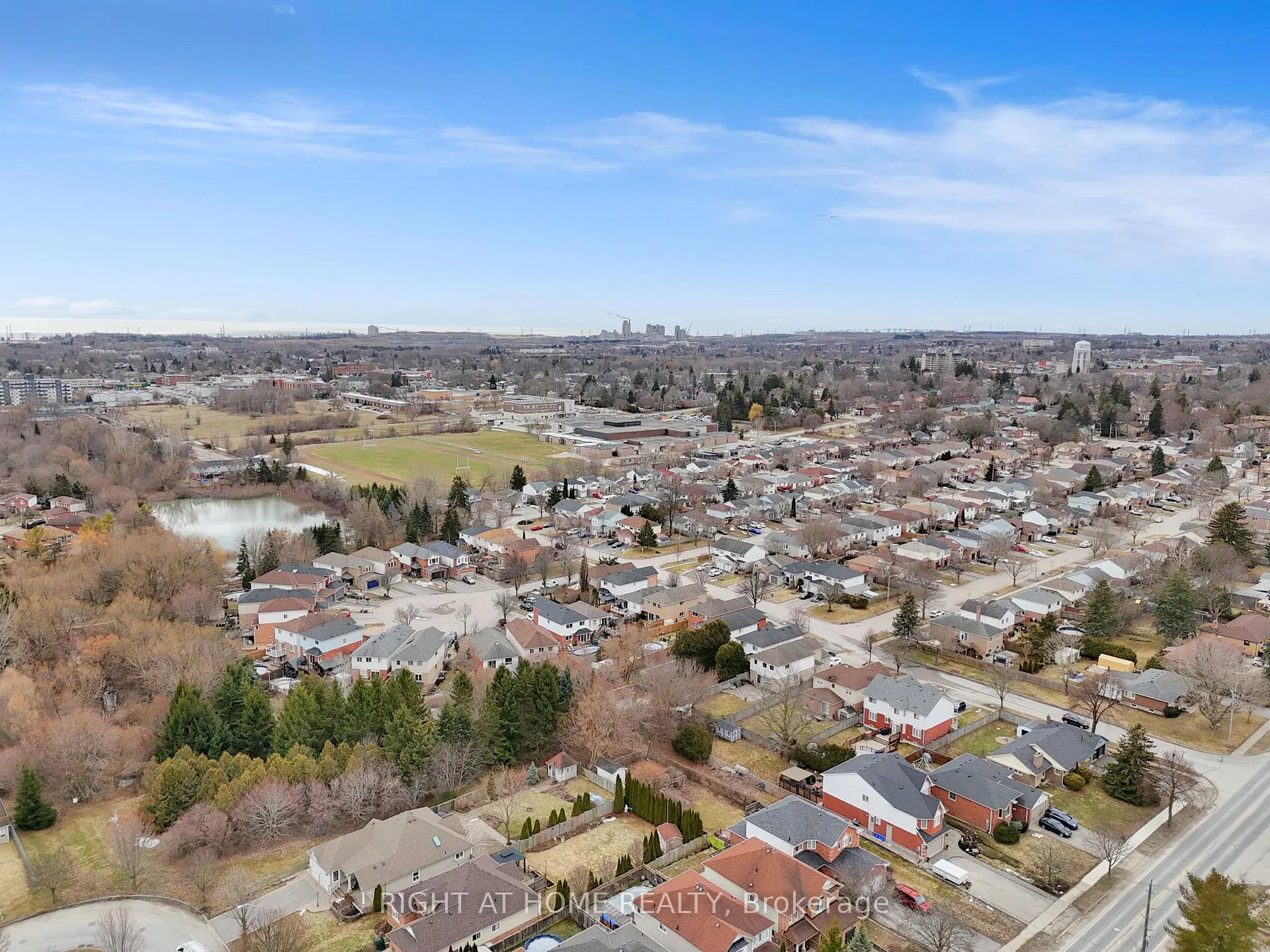 Photo 6 of 7 Bradshaw Street, Clarington, Bowmanville — HOMEH