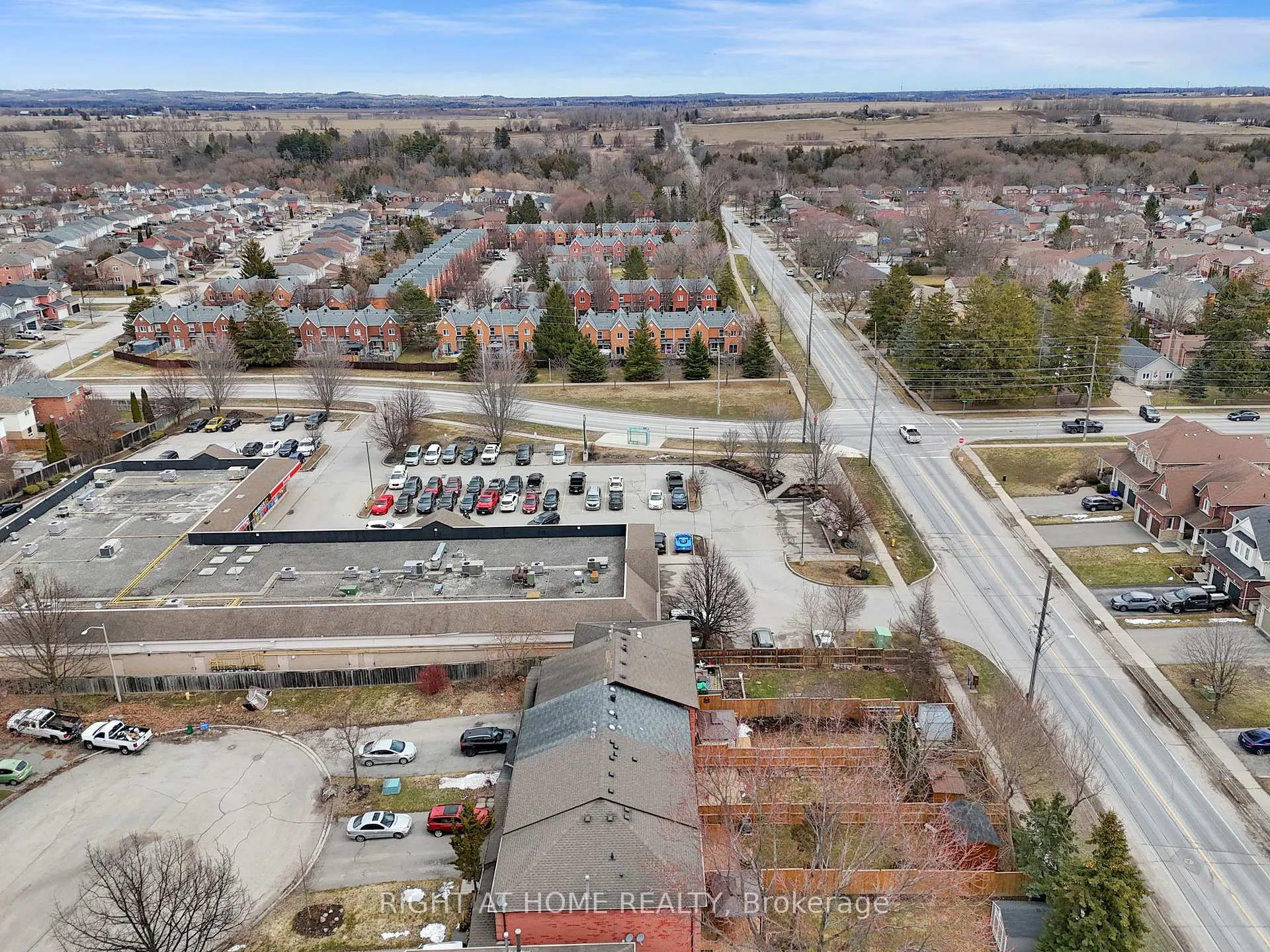 Photo 11 of 7 Bradshaw Street, Clarington, Bowmanville — HOMEH
