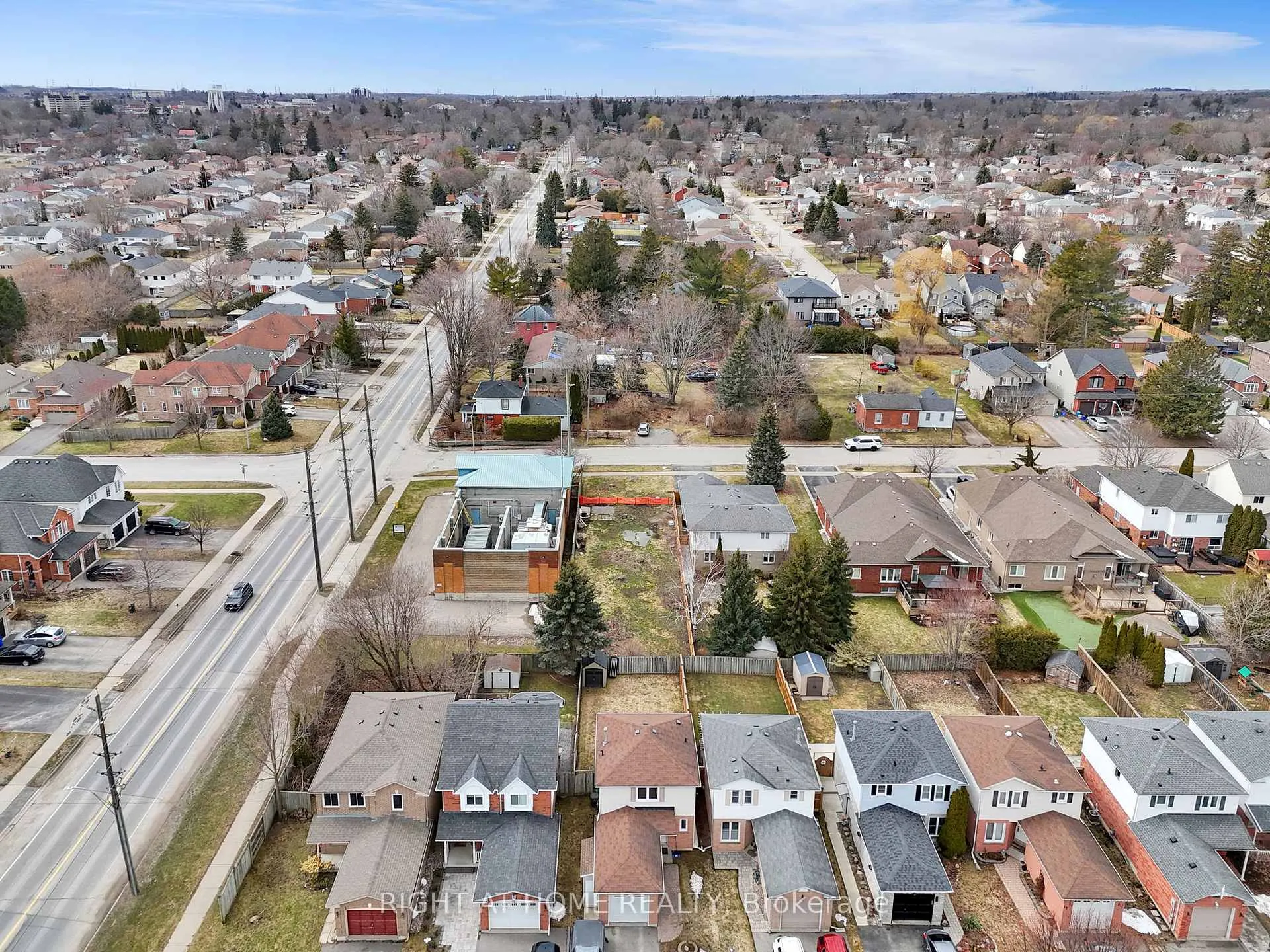 Photo 12 of 7 Bradshaw Street, Clarington, Bowmanville — HOMEH