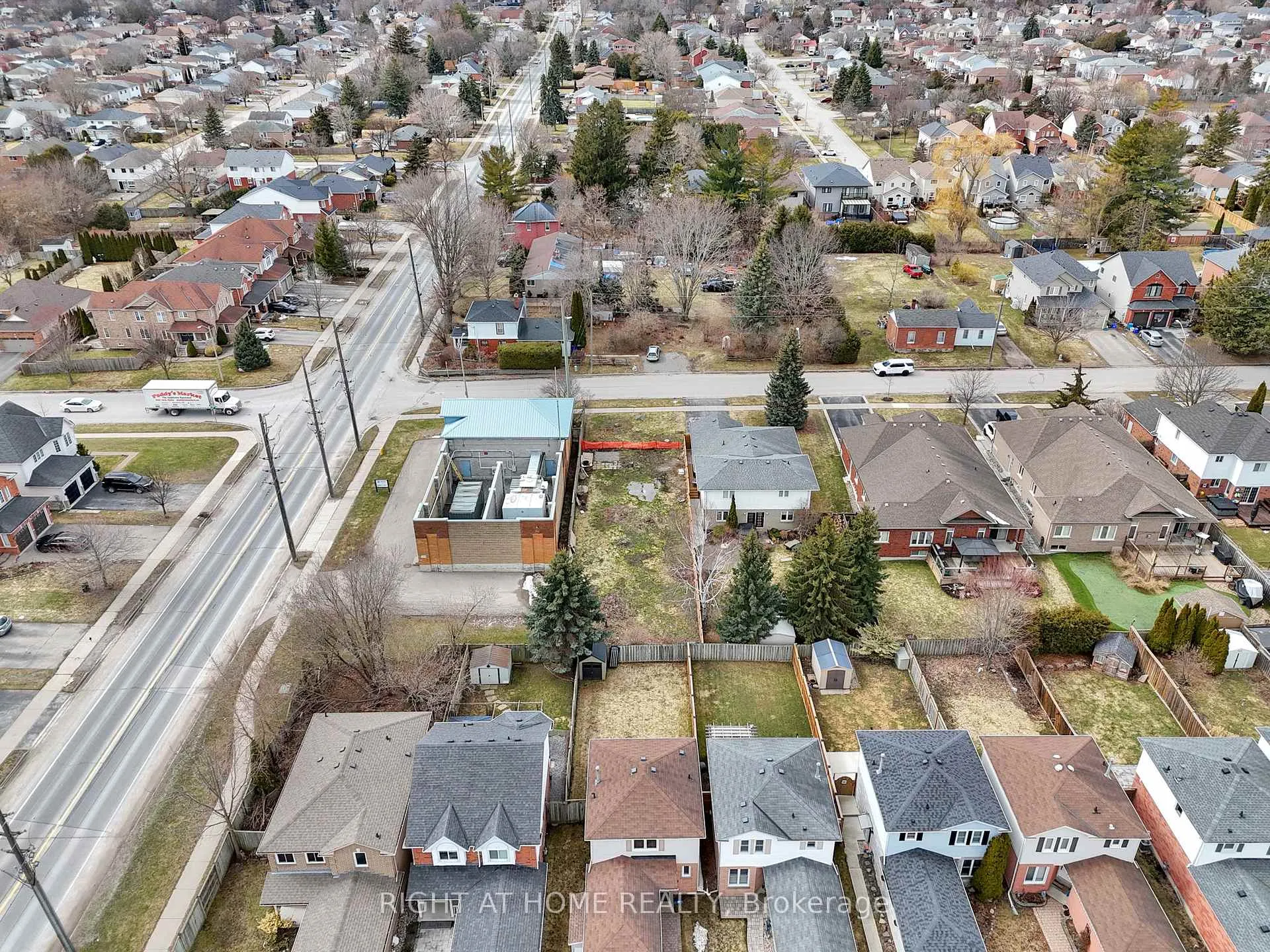 Photo 13 of 7 Bradshaw Street, Clarington, Bowmanville — HOMEH