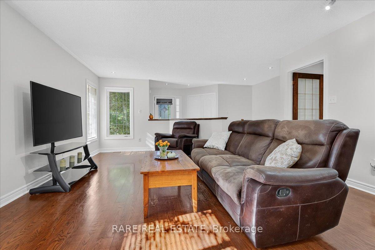Photo 8 of 1069 Corrie Street, Innisfil, Alcona — HOMEH