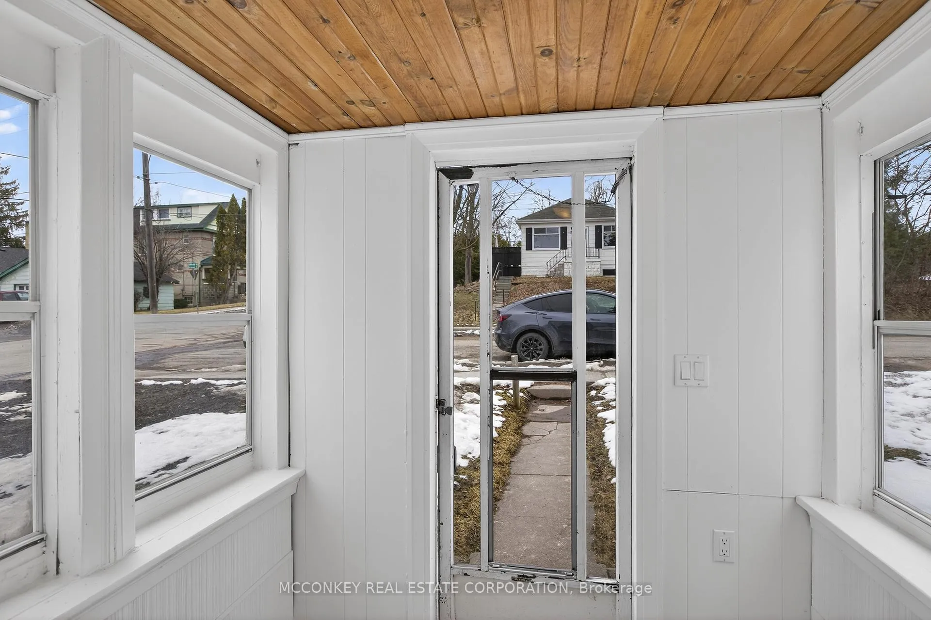 Photo 3 of 639 Rubidge Street, Peterborough, Town Ward 3 — HOMEH