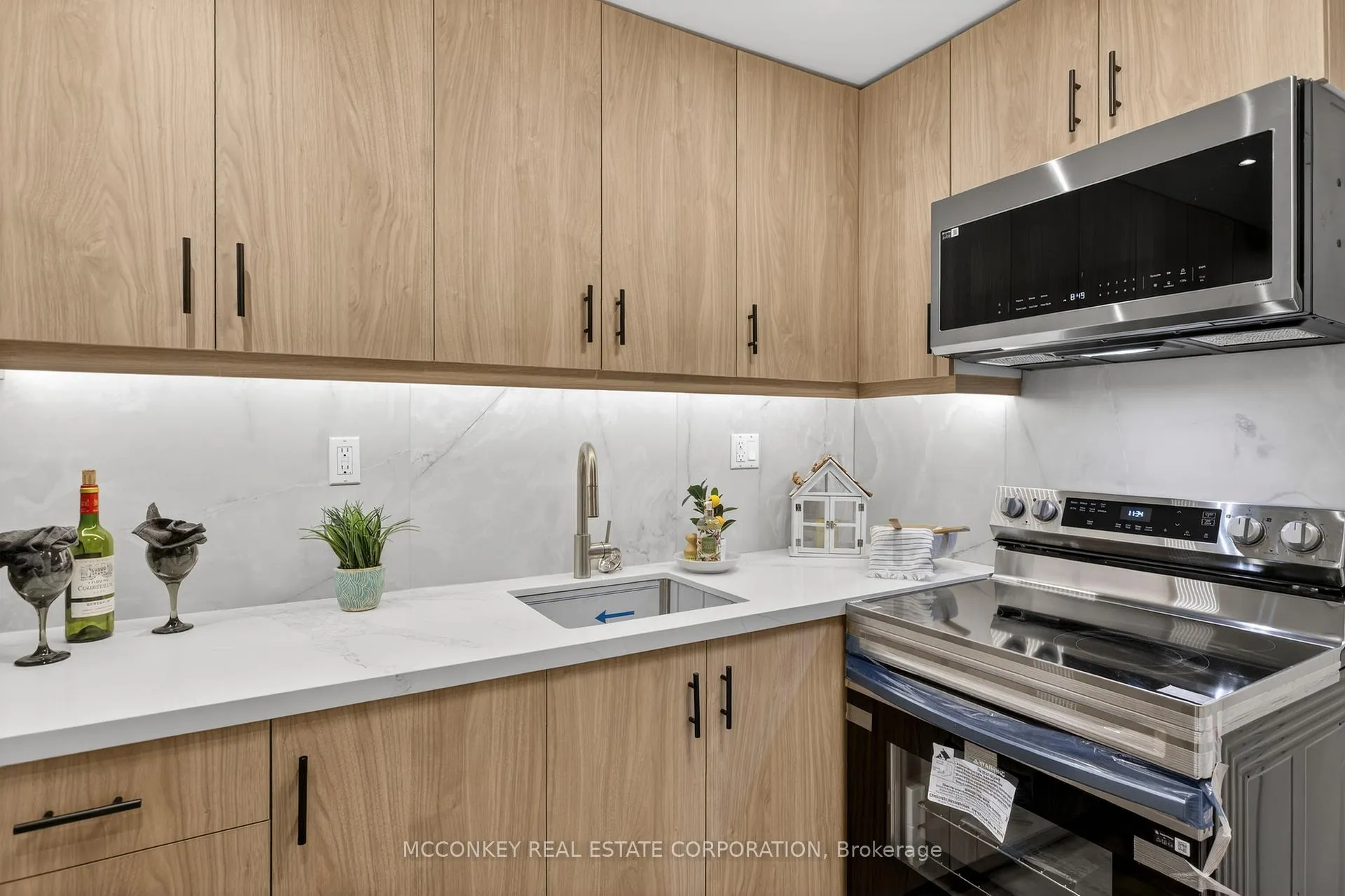 Photo 10 of 639 Rubidge Street, Peterborough, Town Ward 3 — HOMEH