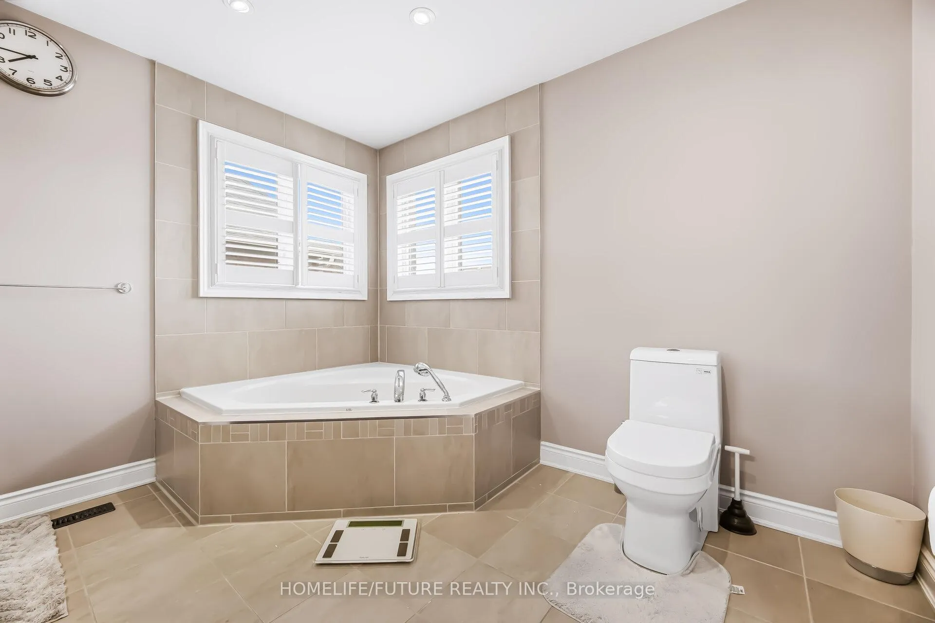 Photo 38 of 73 Egypt Drive, Brampton, Sandringham-Wellington — HOMEH