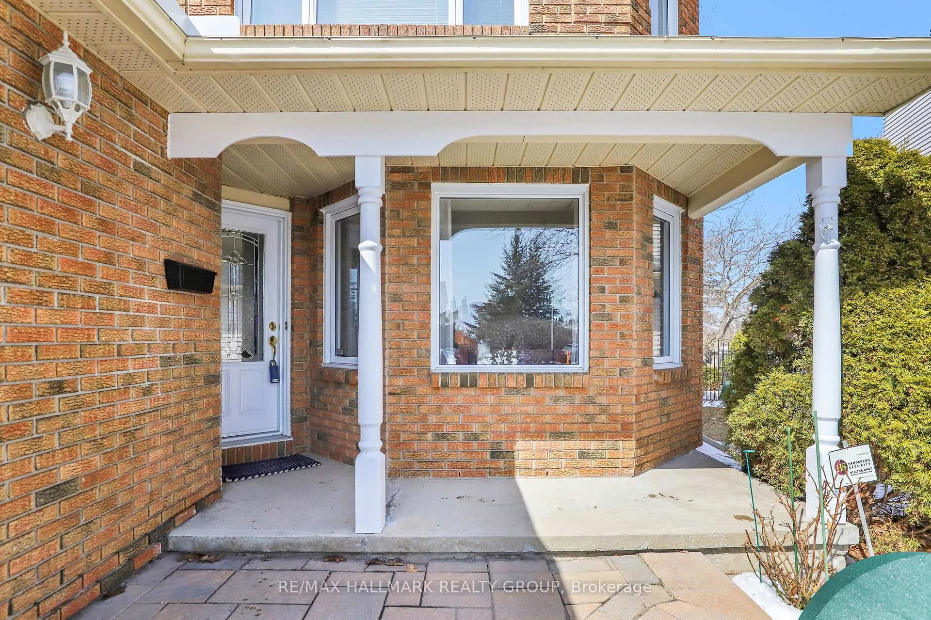 Photo 2 of 1589 Champneuf Drive, Ottawa, Chateauneuf — HOMEH