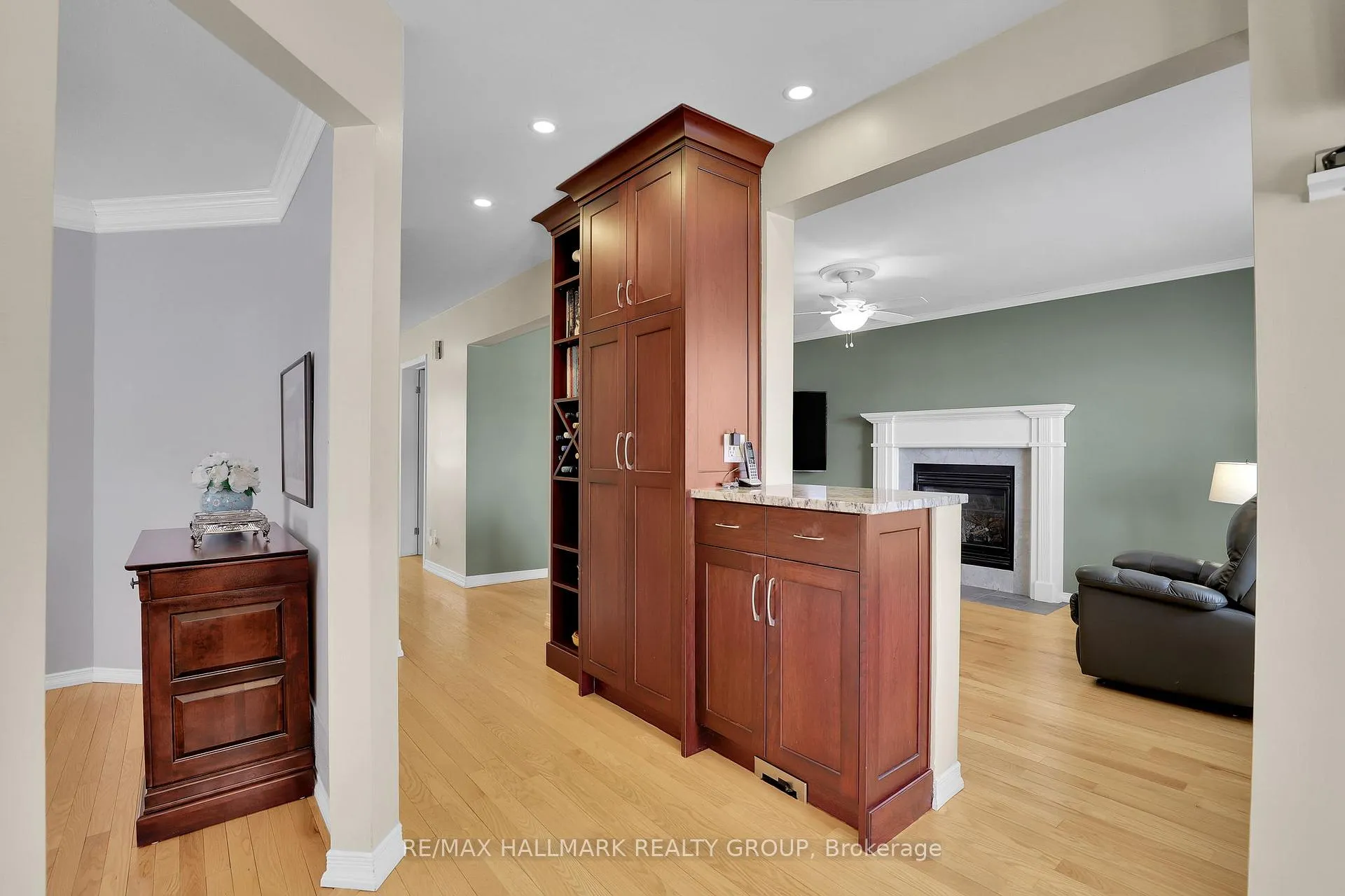 Photo 15 of 1589 Champneuf Drive, Ottawa, Chateauneuf — HOMEH