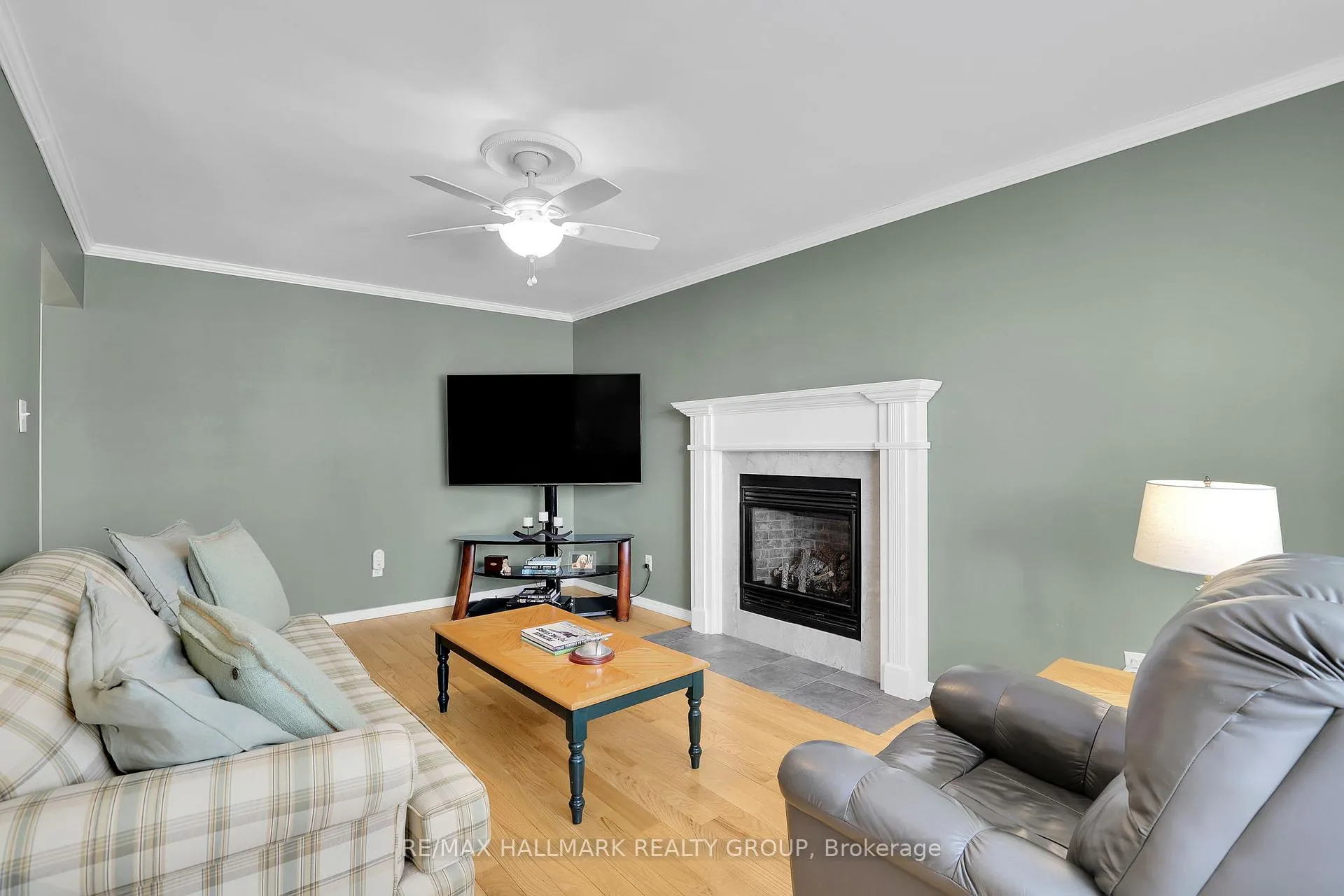 Photo 16 of 1589 Champneuf Drive, Ottawa, Chateauneuf — HOMEH