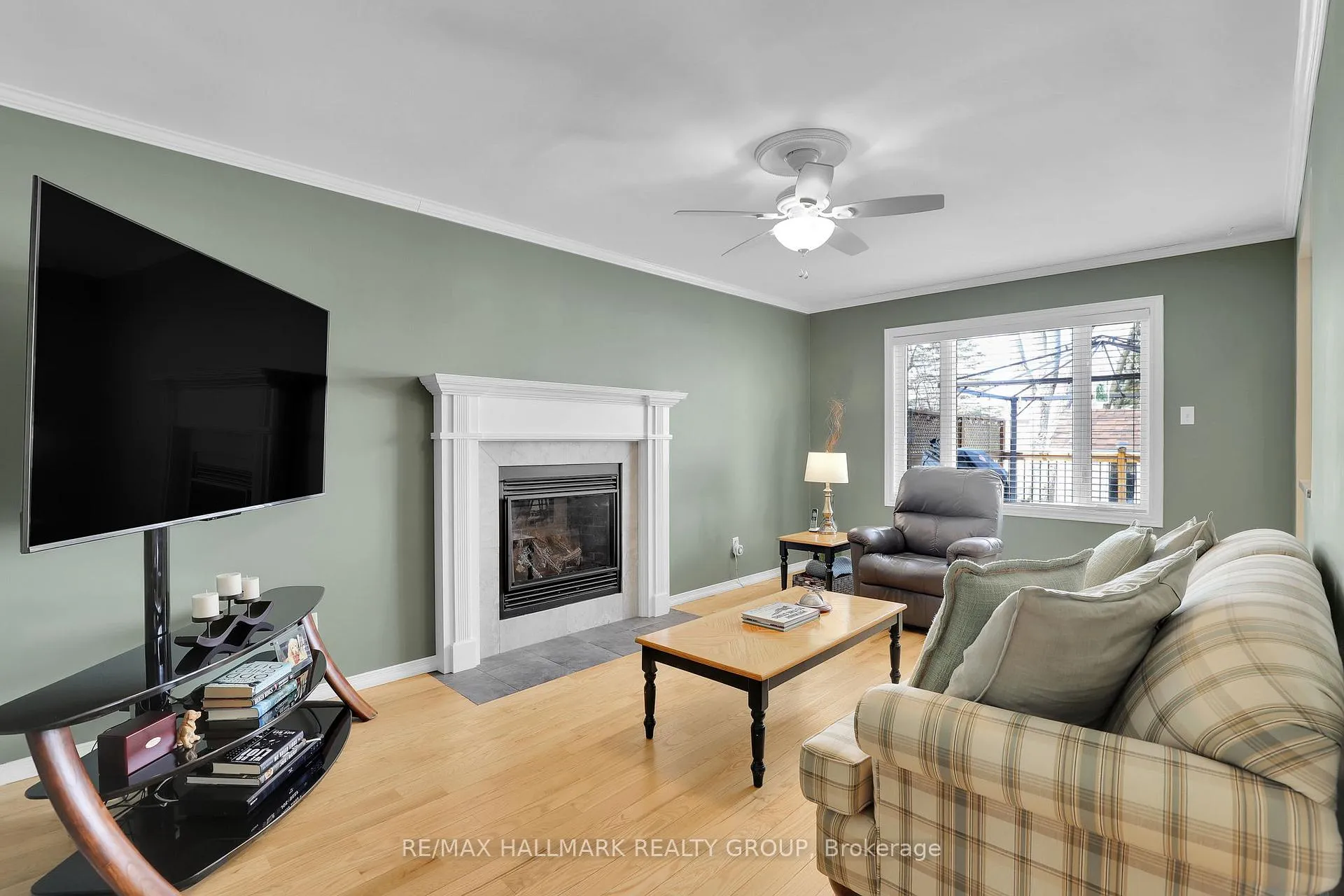Photo 17 of 1589 Champneuf Drive, Ottawa, Chateauneuf — HOMEH