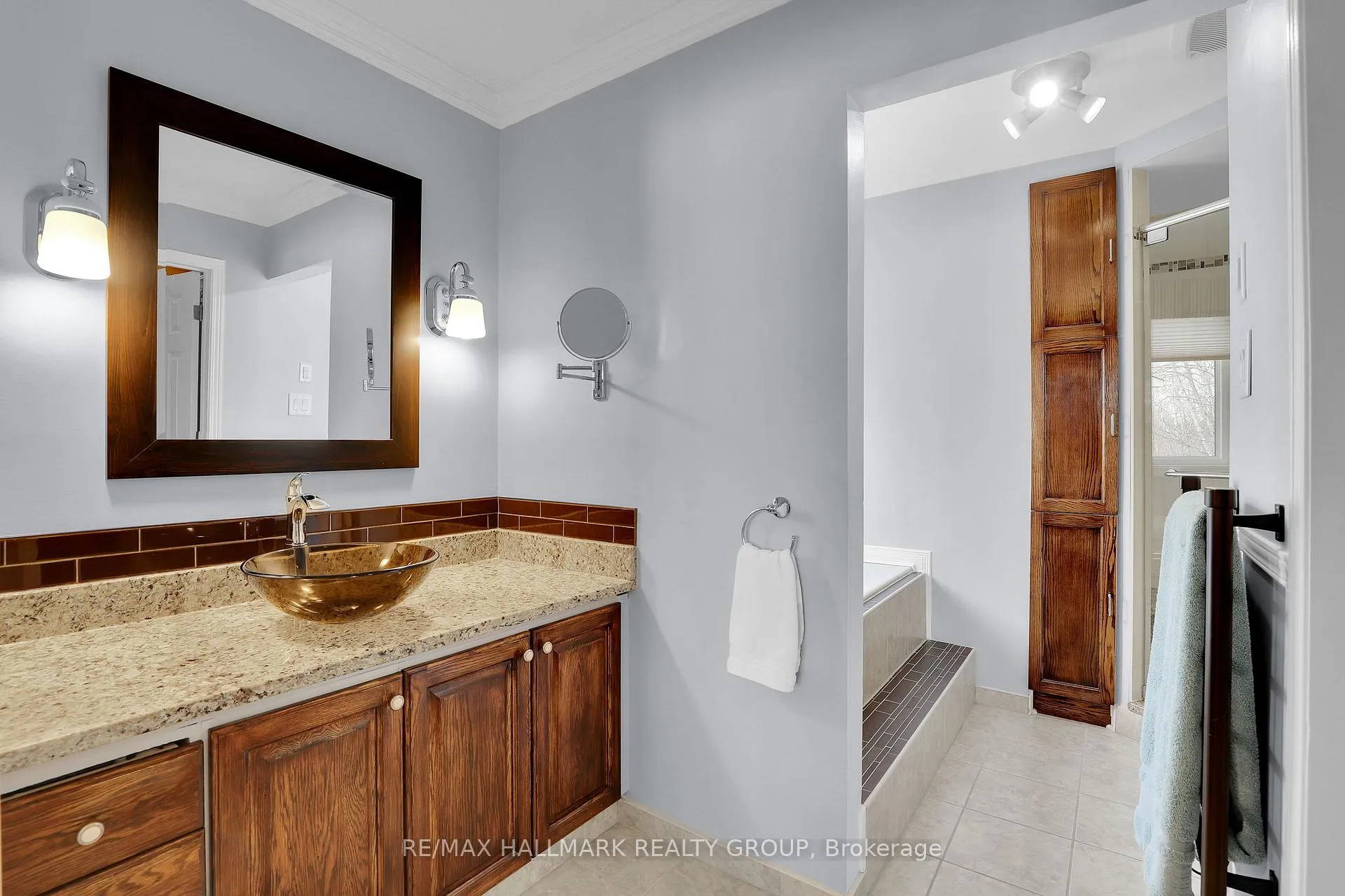 Photo 24 of 1589 Champneuf Drive, Ottawa, Chateauneuf — HOMEH