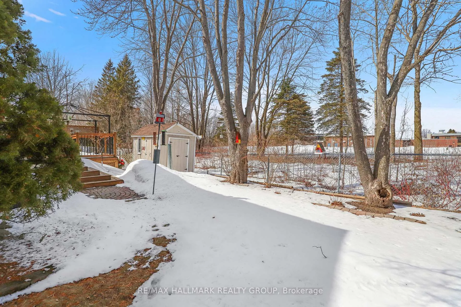 Photo 33 of 1589 Champneuf Drive, Ottawa, Chateauneuf — HOMEH
