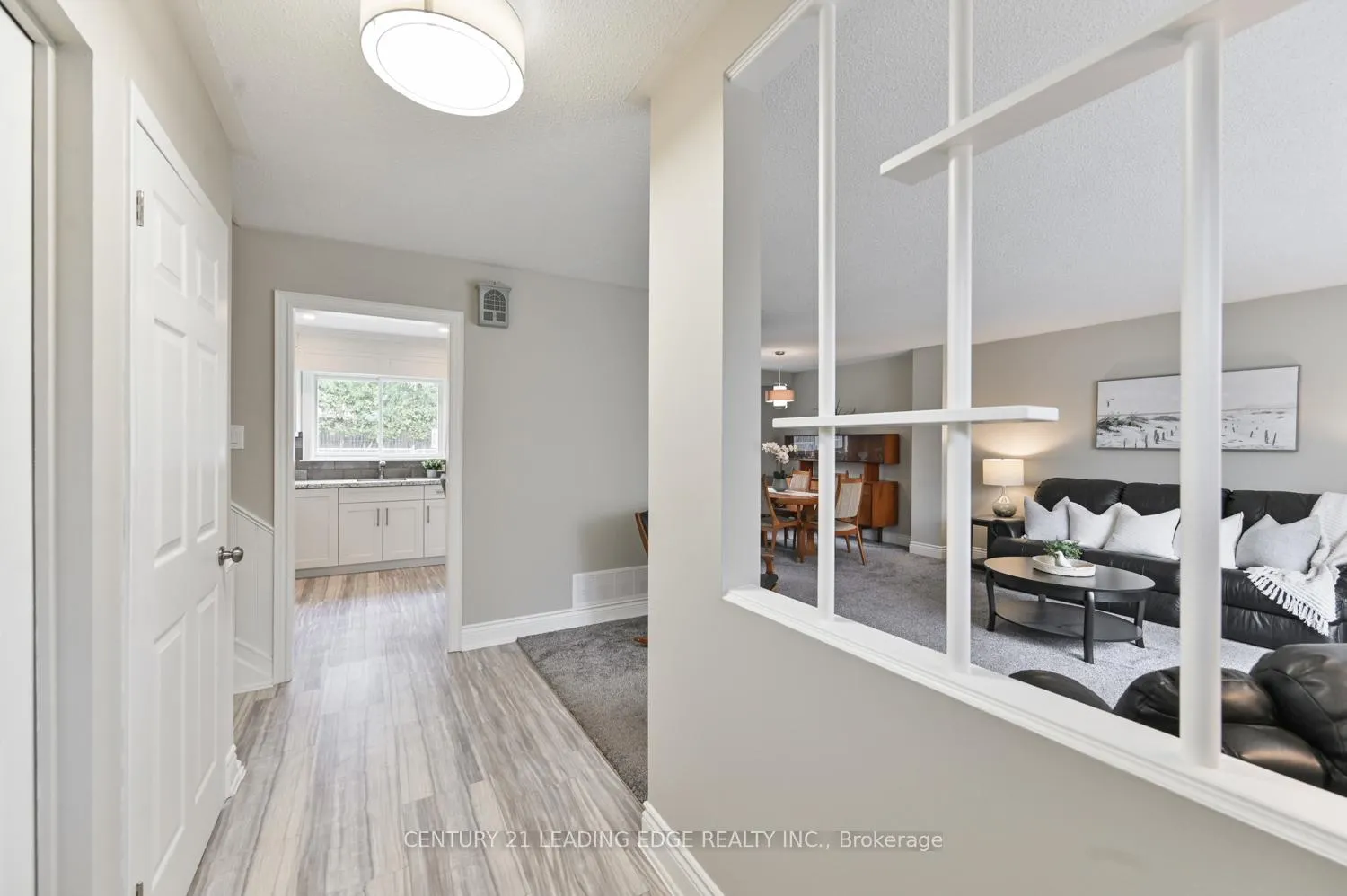 Photo 5 of 47 Wootten Way N, Markham, Markham Village — HOMEH