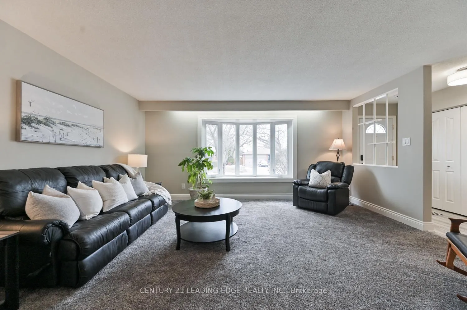 Photo 7 of 47 Wootten Way N, Markham, Markham Village — HOMEH