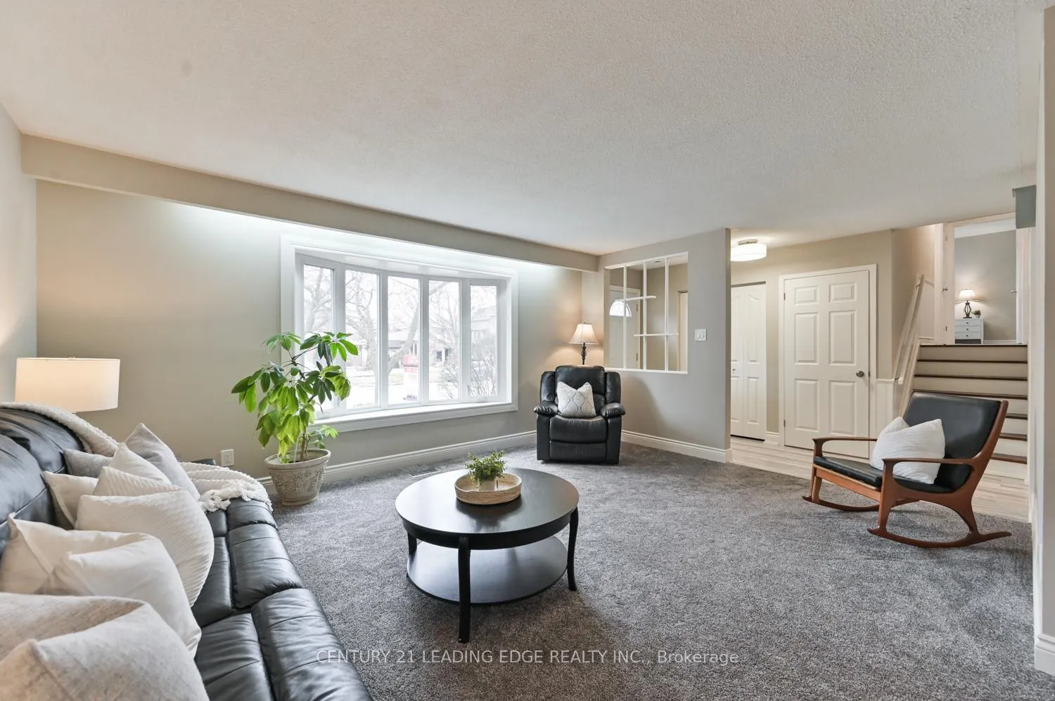 Photo 9 of 47 Wootten Way N, Markham, Markham Village — HOMEH