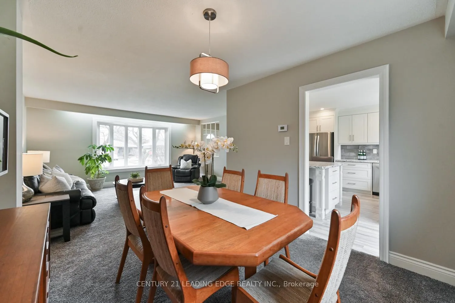 Photo 11 of 47 Wootten Way N, Markham, Markham Village — HOMEH