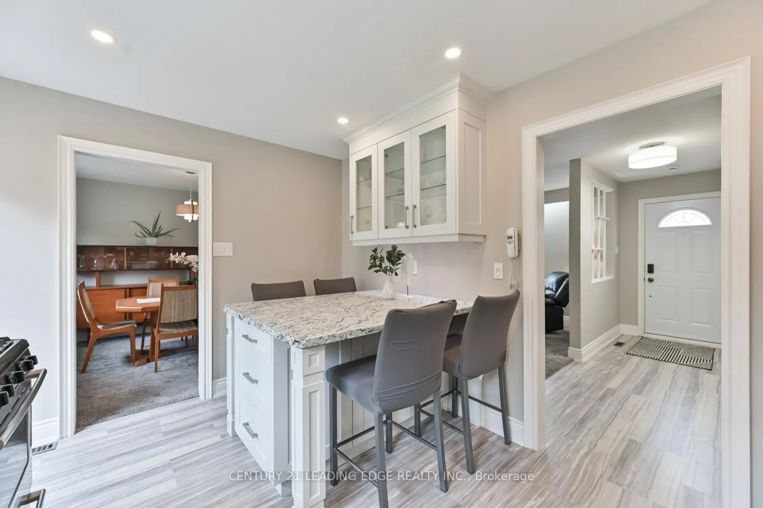 Photo 13 of 47 Wootten Way N, Markham, Markham Village — HOMEH