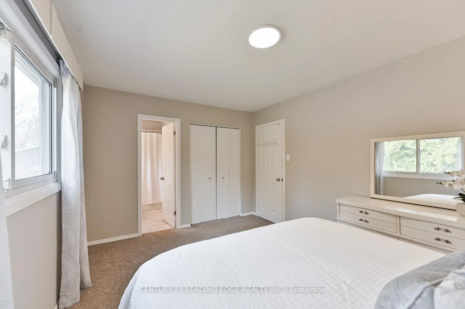 Photo 18 of 47 Wootten Way N, Markham, Markham Village — HOMEH