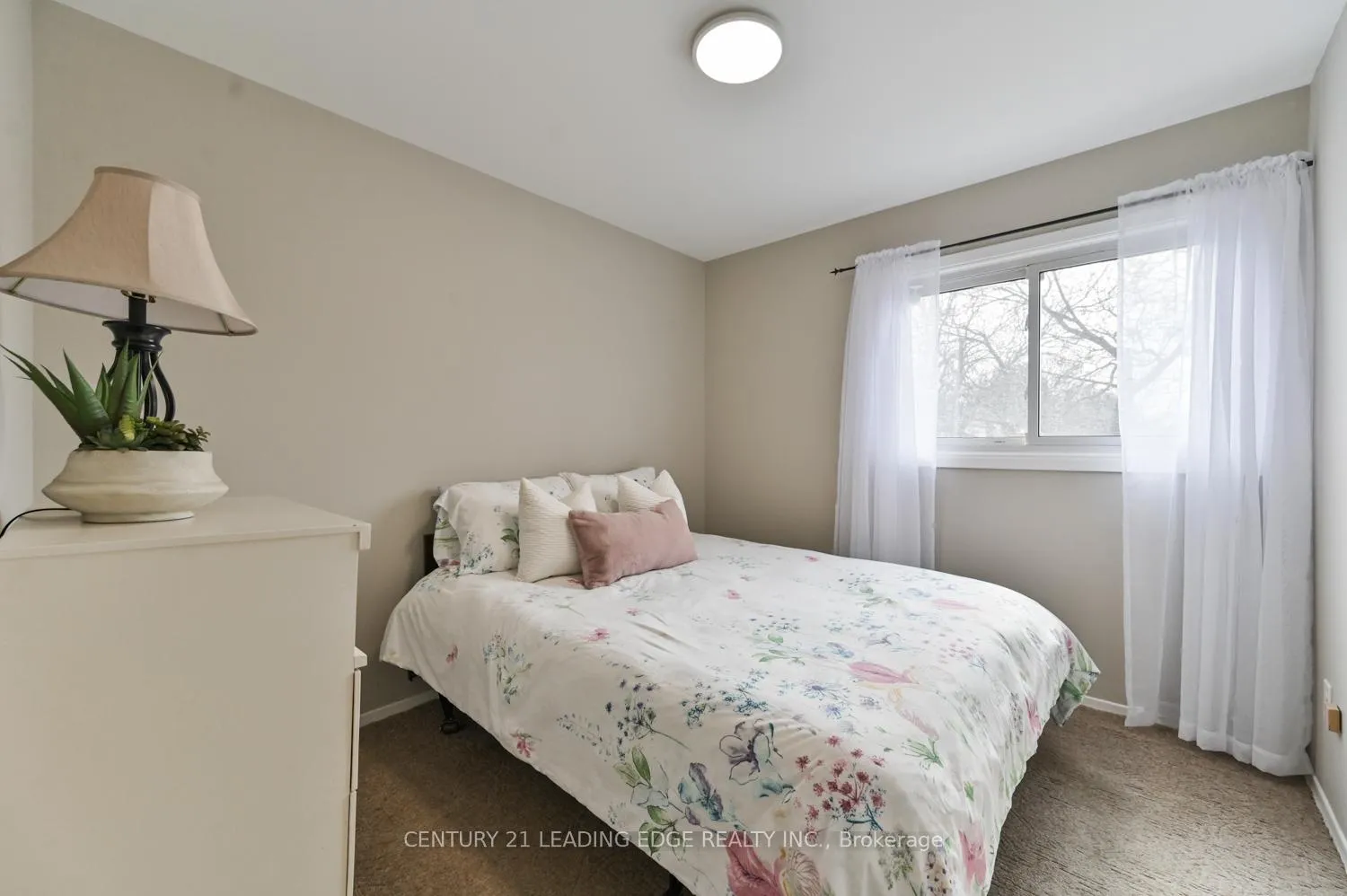 Photo 22 of 47 Wootten Way N, Markham, Markham Village — HOMEH