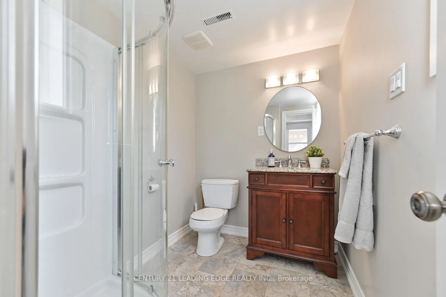 Photo 29 of 47 Wootten Way N, Markham, Markham Village — HOMEH