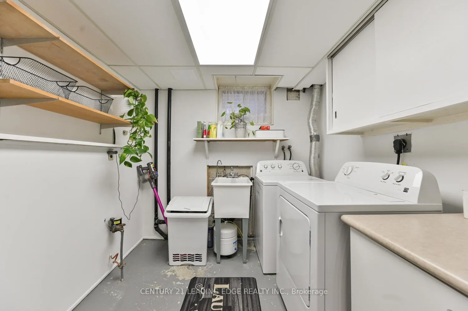 Photo 33 of 47 Wootten Way N, Markham, Markham Village — HOMEH