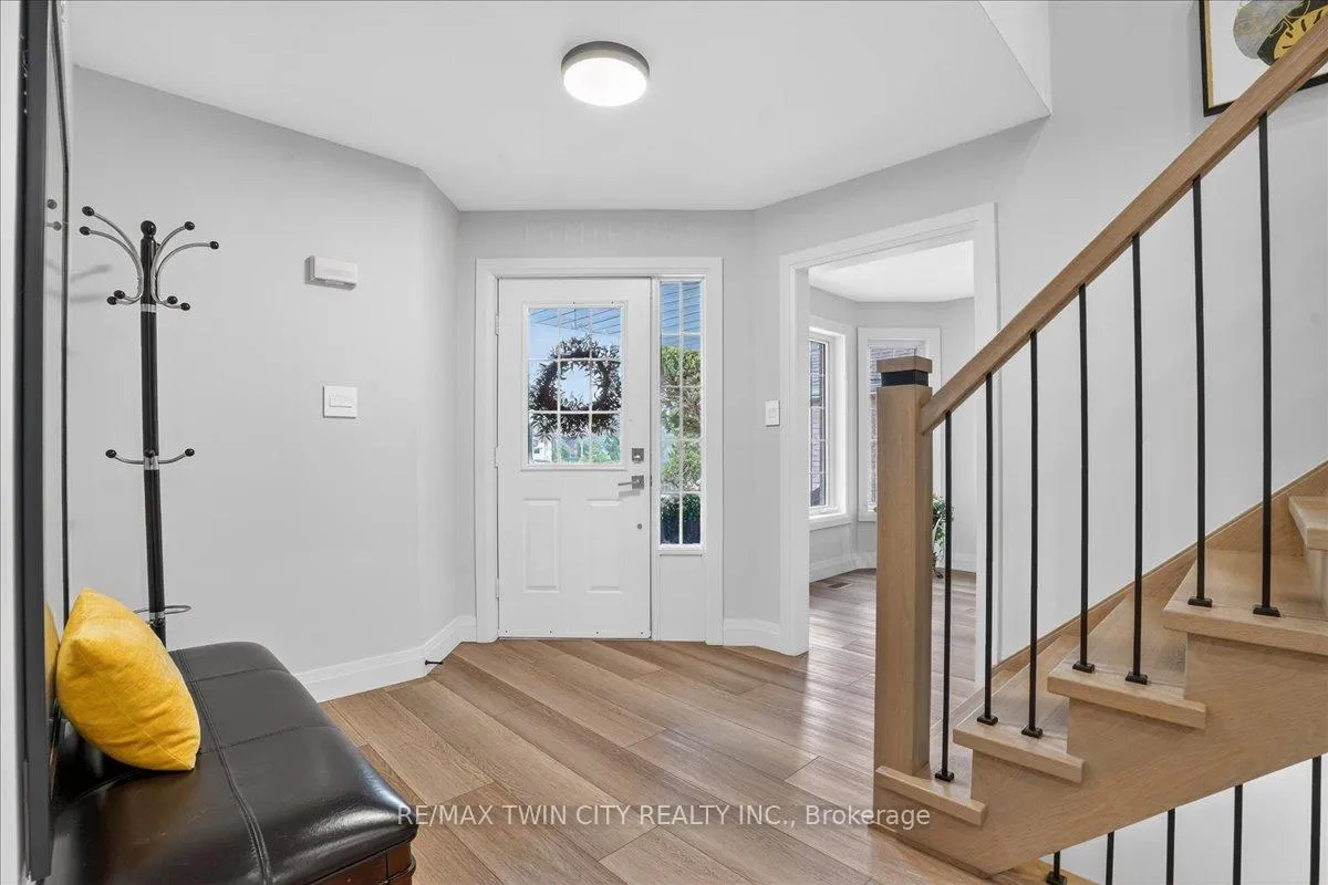 Photo 7 of 6 Ardwood Place, Kitchener — HOMEH