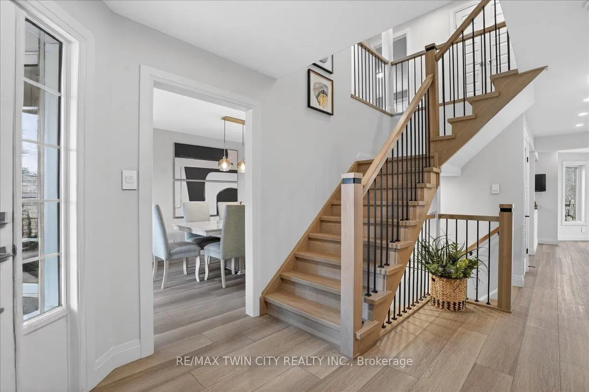 Photo 8 of 6 Ardwood Place, Kitchener — HOMEH
