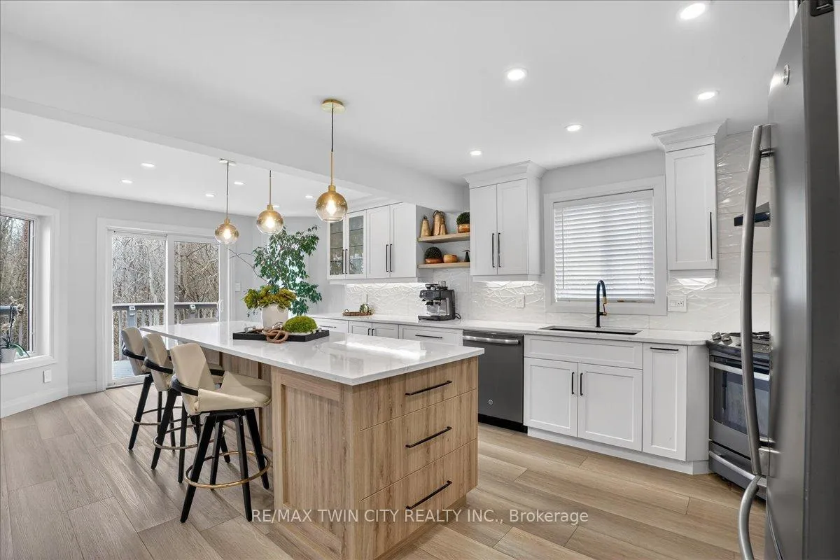 Photo 12 of 6 Ardwood Place, Kitchener — HOMEH