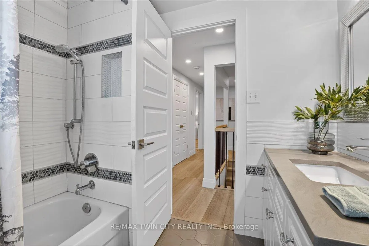 Photo 37 of 6 Ardwood Place, Kitchener — HOMEH
