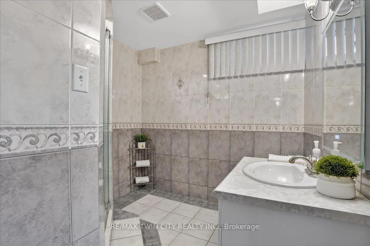 Photo 45 of 6 Ardwood Place, Kitchener — HOMEH