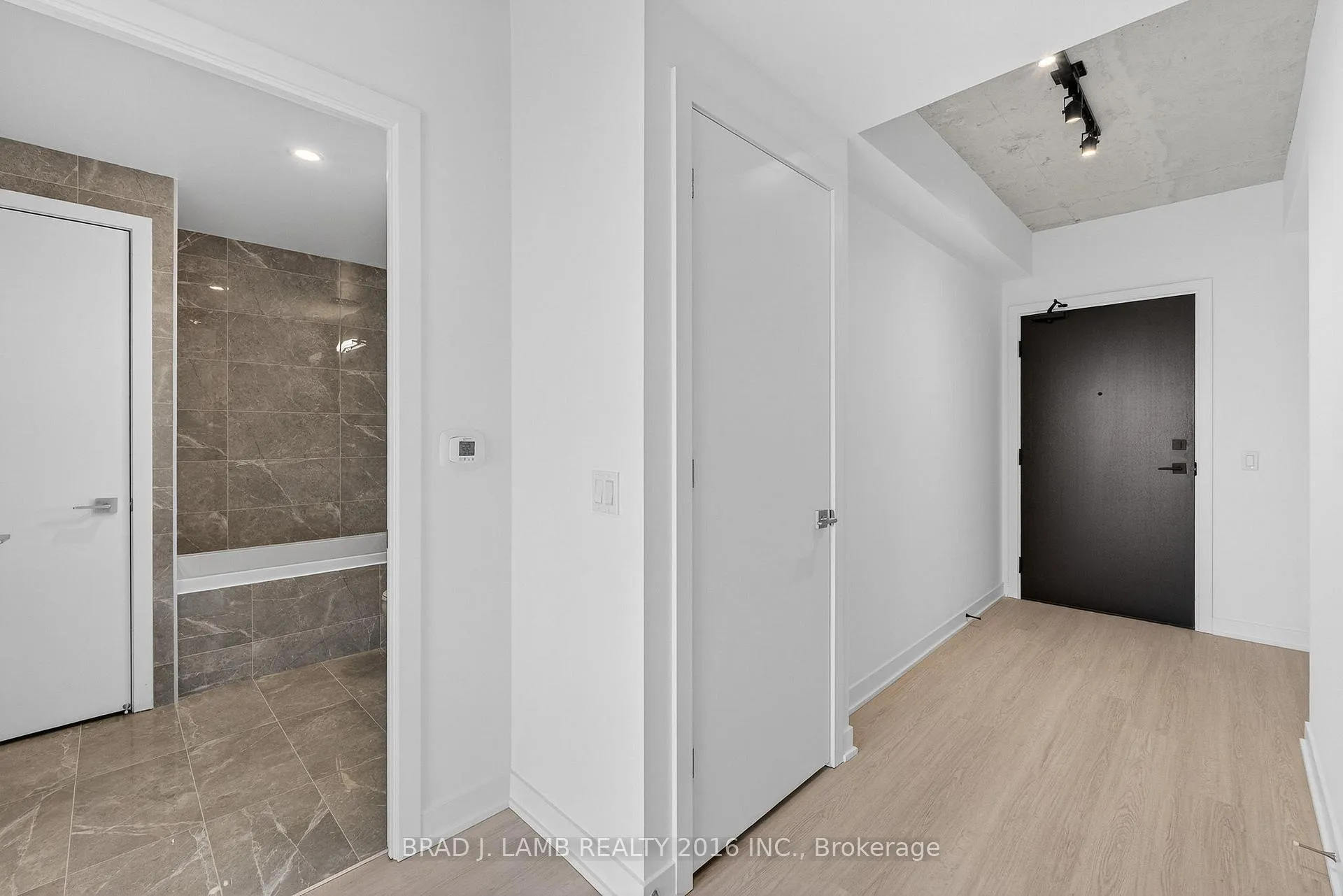 Photo 2 of Unit 1708, 284 King Street E, Toronto, Moss Park — HOMEH