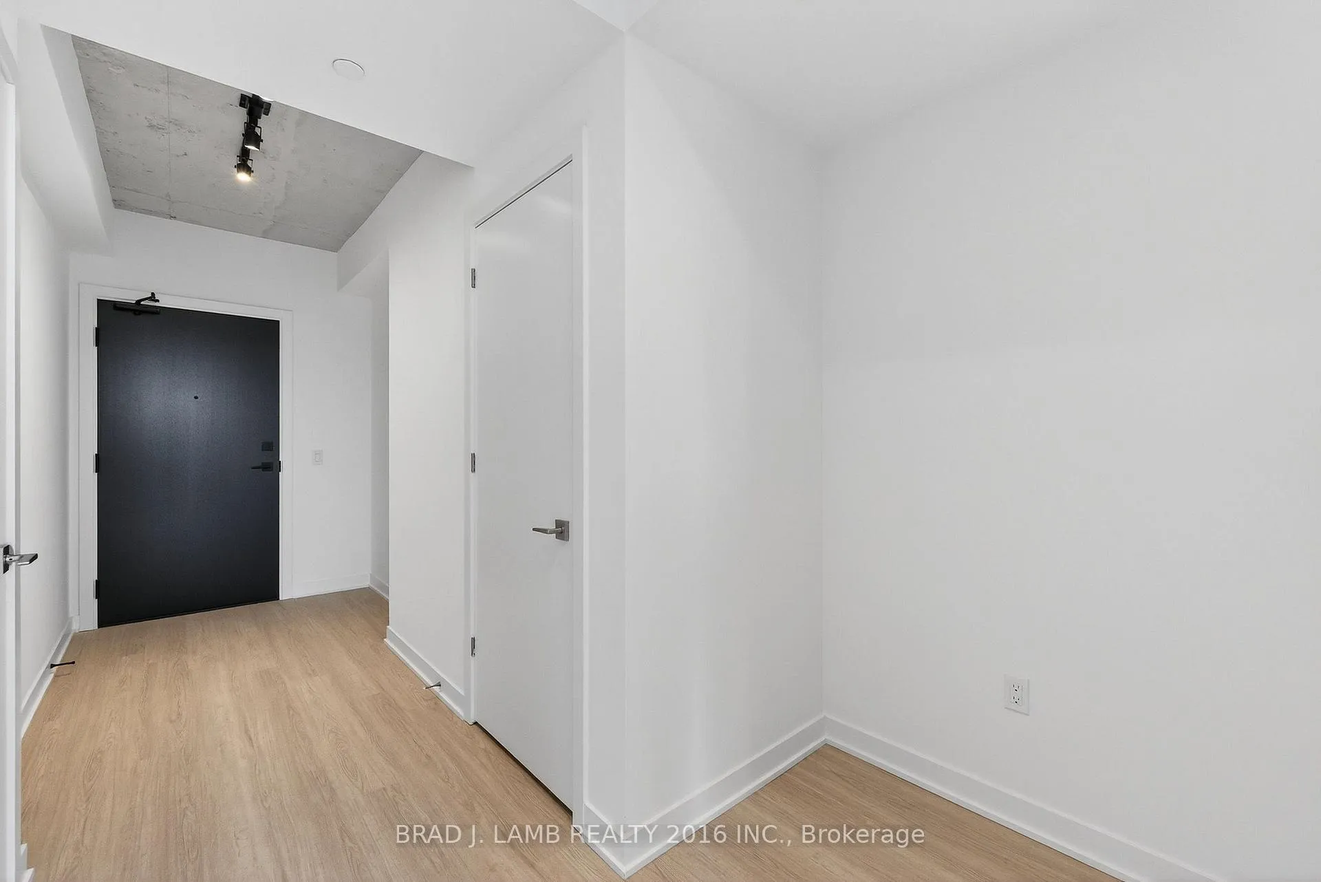 Photo 3 of Unit 1708, 284 King Street E, Toronto, Moss Park — HOMEH