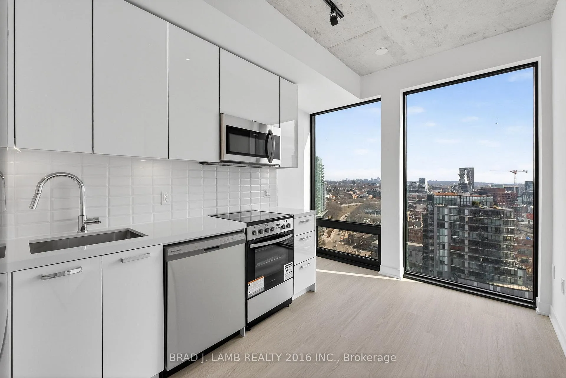 Photo 4 of Unit 1708, 284 King Street E, Toronto, Moss Park — HOMEH