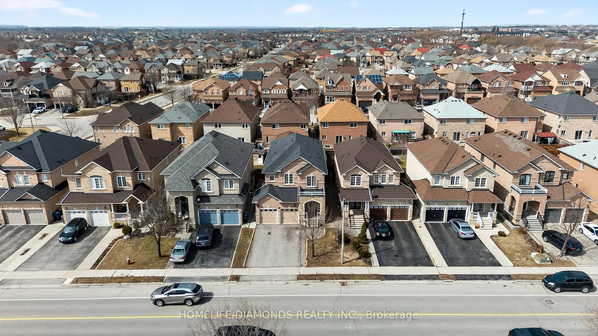Photo 3 of 62 Don Minaker Drive, Brampton, Bram East — HOMEH
