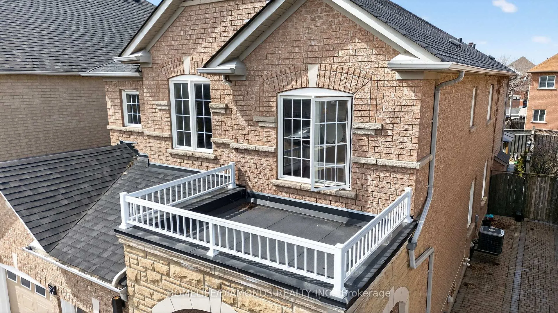 Photo 5 of 62 Don Minaker Drive, Brampton, Bram East — HOMEH
