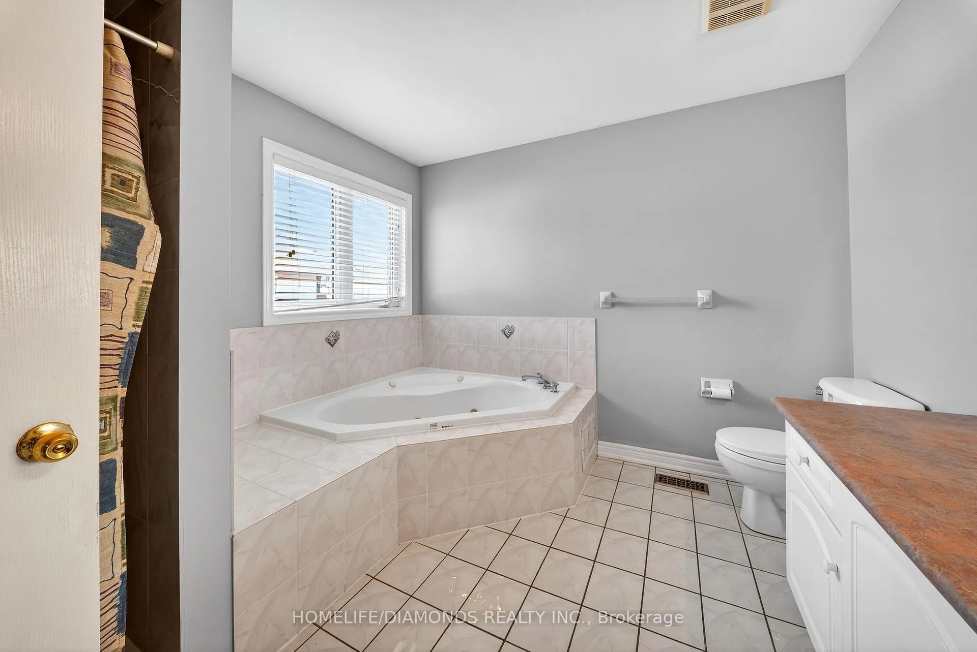 Photo 26 of 62 Don Minaker Drive, Brampton, Bram East — HOMEH