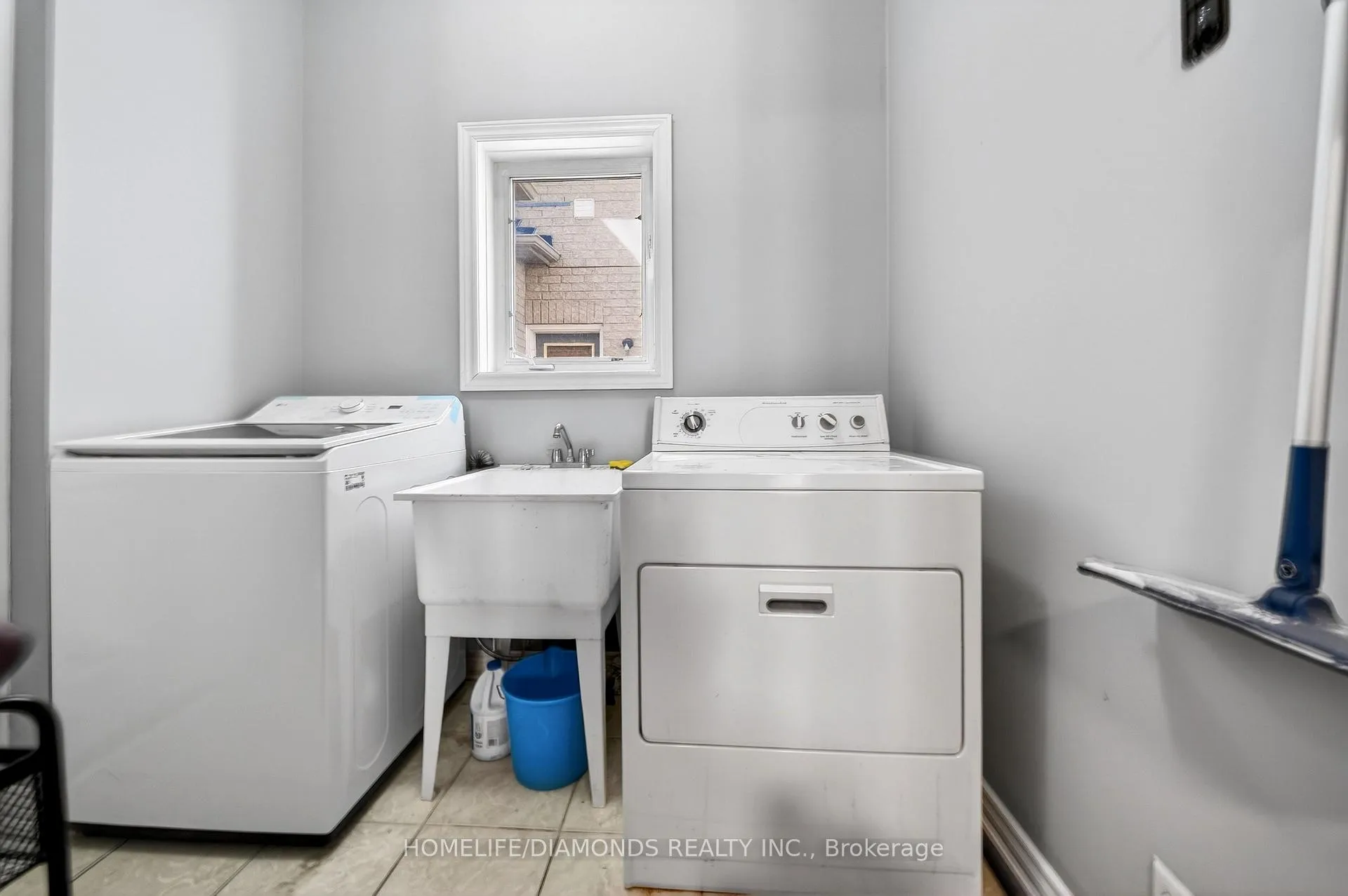 Photo 37 of 62 Don Minaker Drive, Brampton, Bram East — HOMEH