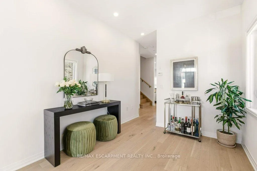 Photo 6 of 3998 Fracchioni Drive, Lincoln, Beamsville — HOMEH