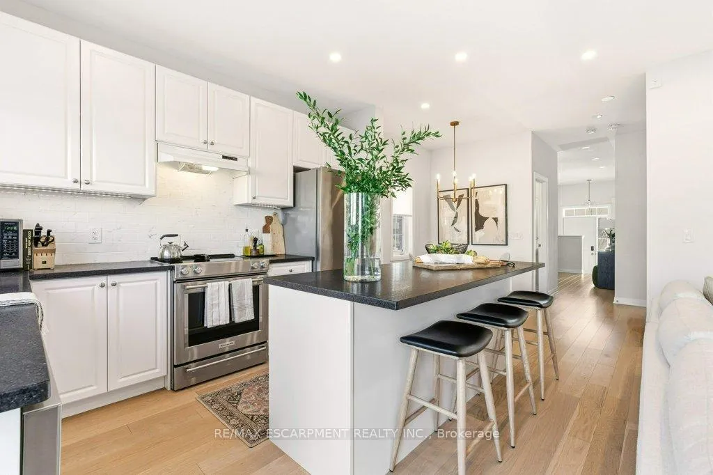 Photo 16 of 3998 Fracchioni Drive, Lincoln, Beamsville — HOMEH
