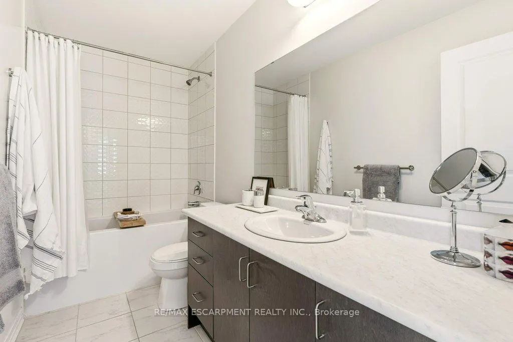 Photo 36 of 3998 Fracchioni Drive, Lincoln, Beamsville — HOMEH
