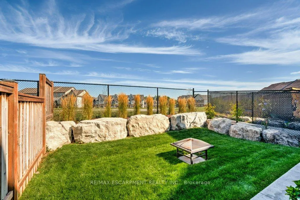 Photo 41 of 3998 Fracchioni Drive, Lincoln, Beamsville — HOMEH