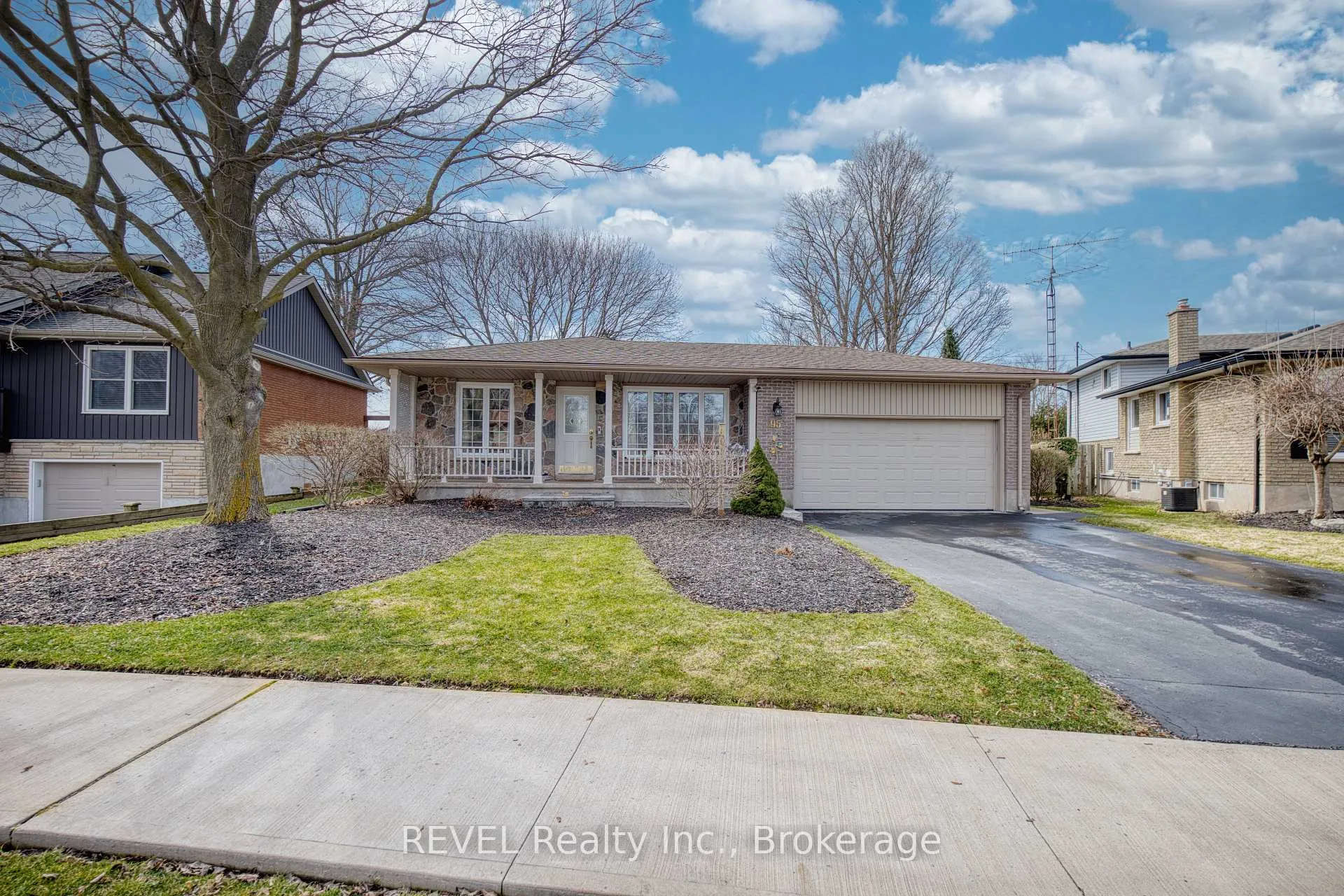 Photo 8 of 95 Loyalist Drive, Welland, Prince Charles — HOMEH