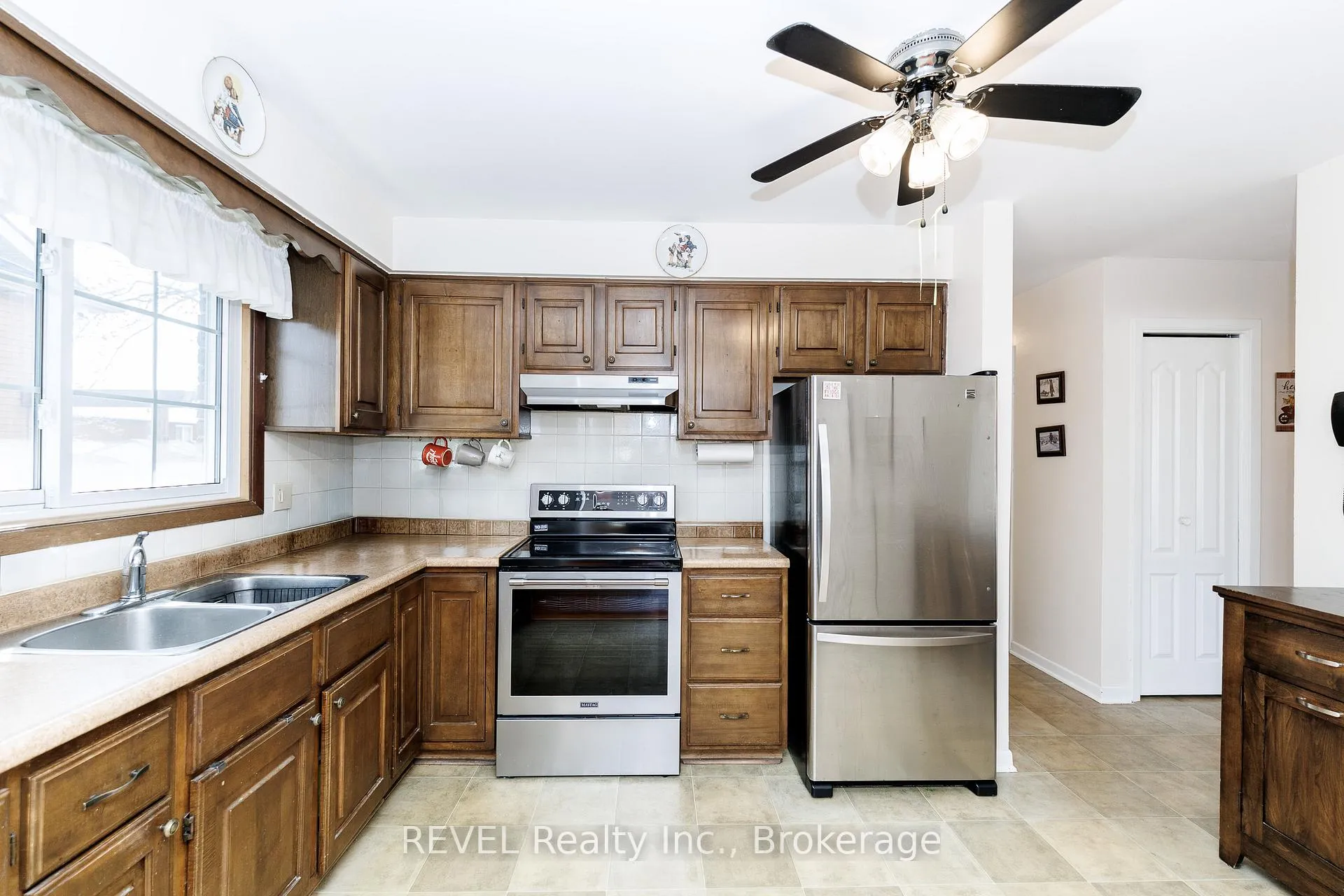 Photo 16 of 95 Loyalist Drive, Welland, Prince Charles — HOMEH