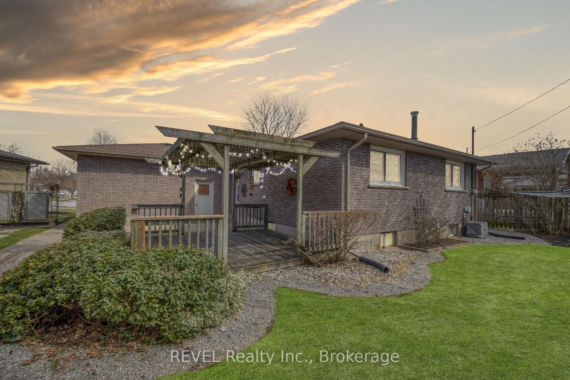 Photo 32 of 95 Loyalist Drive, Welland, Prince Charles — HOMEH