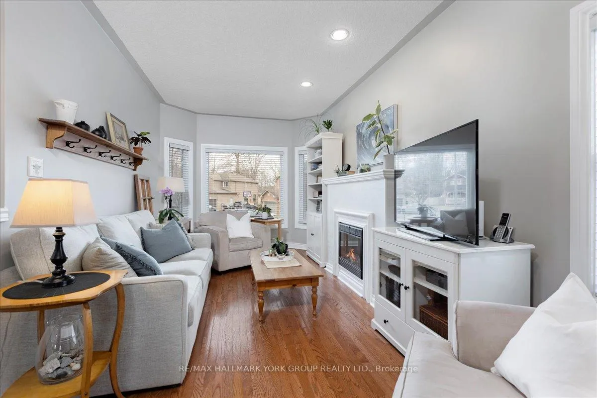 Photo 11 of 22 Margaret Place, Georgina, Keswick North — HOMEH