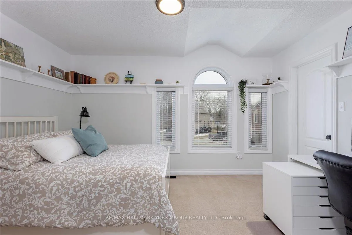 Photo 23 of 22 Margaret Place, Georgina, Keswick North — HOMEH